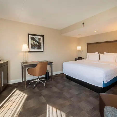 Hampton Inn Carlstadt At The Meadowlands Exterior foto