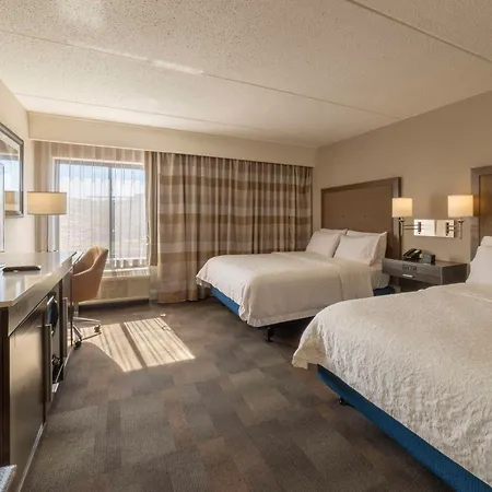 Hampton Inn Carlstadt At The Meadowlands Exterior foto